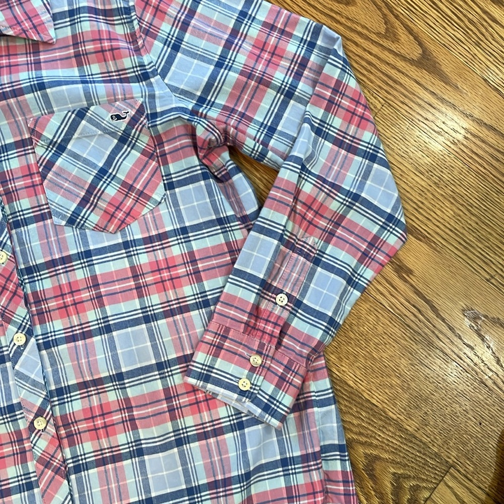 Women’s Vineyard Vines Button Down/Button Up Shirt. Size 8. - Picture 7 of 11